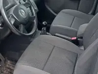 Usata VW Touran Conceptline 105 CV (77 kW) 2005 Argento Monovolume