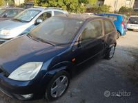 Usata Ford Fiesta 75 CV (55 kW) 2003 Blu Utilitaria