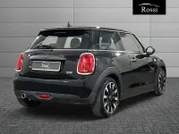 Usata Mini ONE 75 CV (55 kW) 2021 Nero Utilitaria