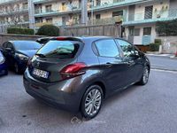 Usata Peugeot 208 Active 82 CV (60 kW) 2016 Grigio Utilitaria