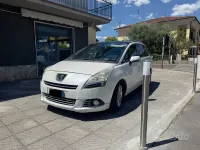 Usata Peugeot 5008 Family 150 CV (110 kW) 2011 Bianco Monovolume