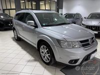Usata Fiat Freemont 170 CV (125 kW) 2011 Grigio SUV