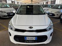 Usado Kia Rio 101 HP (74 kW) 2018 Branco Sedan