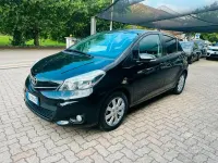Usata Toyota Yaris Lounge 69 CV (50 kW) 2011 Nero Utilitaria