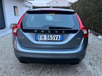Usata Volvo V60 Business Edition 150 CV (110 kW) 2017 Grigio Station wagon