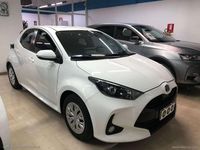 Usata Toyota Yaris Hybrid Active 92 CV (67 kW) 2021 Bianco Berlina