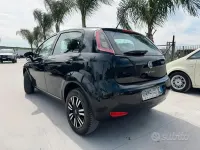 Usado Fiat Punto 77 CV (56 kW) 2014 Negro Utilitario