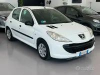 Usata Peugeot 206 60 CV (44 kW) 2010 Bianco Berlina