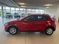 Usata Mazda 2 Evolve 105 CV (77 kW) 2018 Soul red Utilitaria