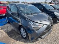 Usata Toyota Aygo Connect Style 72 CV (52 kW) 2021 Grigio Utilitaria
