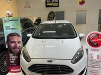 Usata Ford Fiesta Titanium 75 CV (55 kW) 2014 Bianco Utilitaria