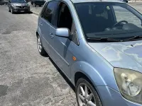 Usata Ford Fiesta Titanium 75 CV (55 kW) 2007 Bluazzurro Utilitaria