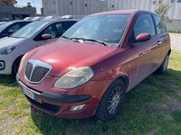 Usata Lancia Ypsilon 70 CV (51 kW) 2004 Rosso Utilitaria