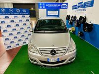 Usata Mercedes B200 140 CV (102 kW) 2010 Argento Monovolume