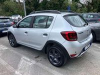 Usata Dacia Sandero 90 CV (66 kW) 2017 Griio metallizzato Berlina