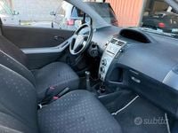 Usata Toyota Yaris 69 CV (50 kW) 2008 Grigio Utilitaria