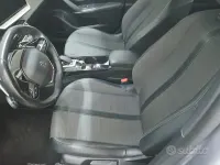 Usata Peugeot 2008 Allure 131 CV (96 kW) 2022 Grigio SUV