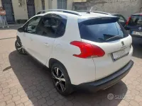 Usata Peugeot 2008 Allure 110 CV (80 kW) 2015 Bianco SUV