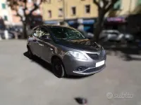 Usata Lancia Ypsilon Gold 69 CV (50 kW) 2016 Grigio Utilitaria