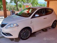 Usata Lancia Ypsilon 95 CV (69 kW) 2016 Bianco Utilitaria