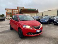 Usata Lancia Ypsilon Silver 69 CV (50 kW) 2022 Rosso Utilitaria
