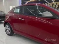 Usado Alfa Romeo MiTo Progression 85 CV (62 kW) 2012 Rojo Utilitario