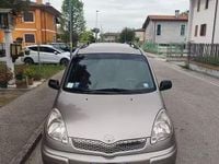 Usata Toyota Yaris Verso 2004 Grigio Monovolume