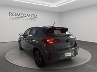 Nuova Opel Corsa 110 CV (80 kW) 2025 Grafik grey pastello Utilitaria
