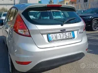 Usata Ford Fiesta 75 CV (55 kW) 2014 Grigio Utilitaria