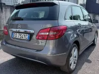 Usata Mercedes B180 Executive 109 CV (80 kW) 2013 Bronzo Utilitaria