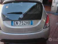 Usata Lancia Ypsilon 69 CV (50 kW) 2012 Grigio Utilitaria
