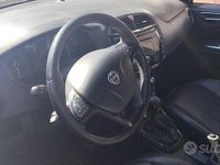 Begagnad Lancia Delta Gold 120 HK (88 kW) 2014 Grå Halvkombi