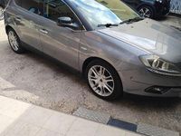 Usata Lancia Delta 120 CV (88 kW) 2010 Grigio Utilitaria