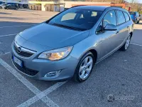 Usata Opel Astra 110 CV (80 kW) 2011 Grigio Station wagon