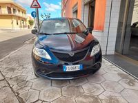 Usata Lancia Ypsilon 69 CV (50 kW) 2018 Blu Utilitaria