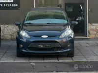 Usata Ford Fiesta Titanium 82 CV (60 kW) 2010 Grigio Berlina