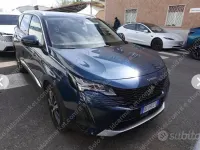 Usata Peugeot 5008 Allure 131 CV (96 kW) 2021 Blu SUV