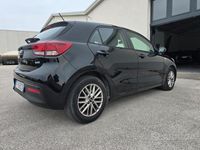 Usado Kia Rio Active 77 HP (56 kW) 2019 Preto Sedan