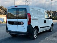 Usata Fiat Doblò 105 CV (77 kW) 2015 Bianco Monovolume