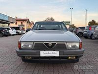 Usata Alfa Romeo 75 110 CV (80 kW) 1988 Grigio Berlina