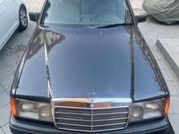 Usata Mercedes E200 122 CV (89 kW) 1989 Station wagon