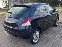 Usata Lancia Ypsilon Gold 69 CV (50 kW) 2016 Blu/azzurro Utilitaria