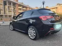 Usata Alfa Romeo Giulietta 120 CV (88 kW) 2018 Nero Utilitaria