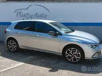 Usata VW Golf VIII Business 110 CV (80 kW) 2020 Grigio Berlina