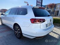 Usata VW Passat Executive 150 CV (110 kW) 2022 Bianco Station wagon