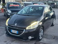 Usata Peugeot 208 Allure 68 CV (50 kW) 2014 Nero Utilitaria