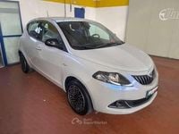 Usata Lancia Ypsilon Gold 69 CV (50 kW) 2021 Blu/azzurro Utilitaria
