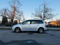 Usata VW Touran Conceptline 105 CV (77 kW) 2009 Argento Monovolume