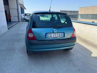 Usata Renault Clio II Privilege 75 CV (55 kW) 2003 Blu/azzurro Berlina