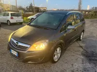 Usata Opel Zafira Cosmo 110 CV (80 kW) 2011 Grigio Monovolume